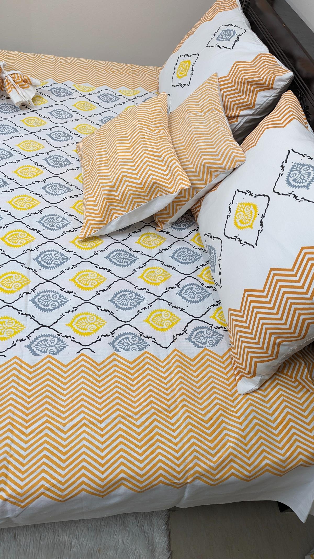 Twill Cotton Premium Hand Block King Size Bedsheet (4)