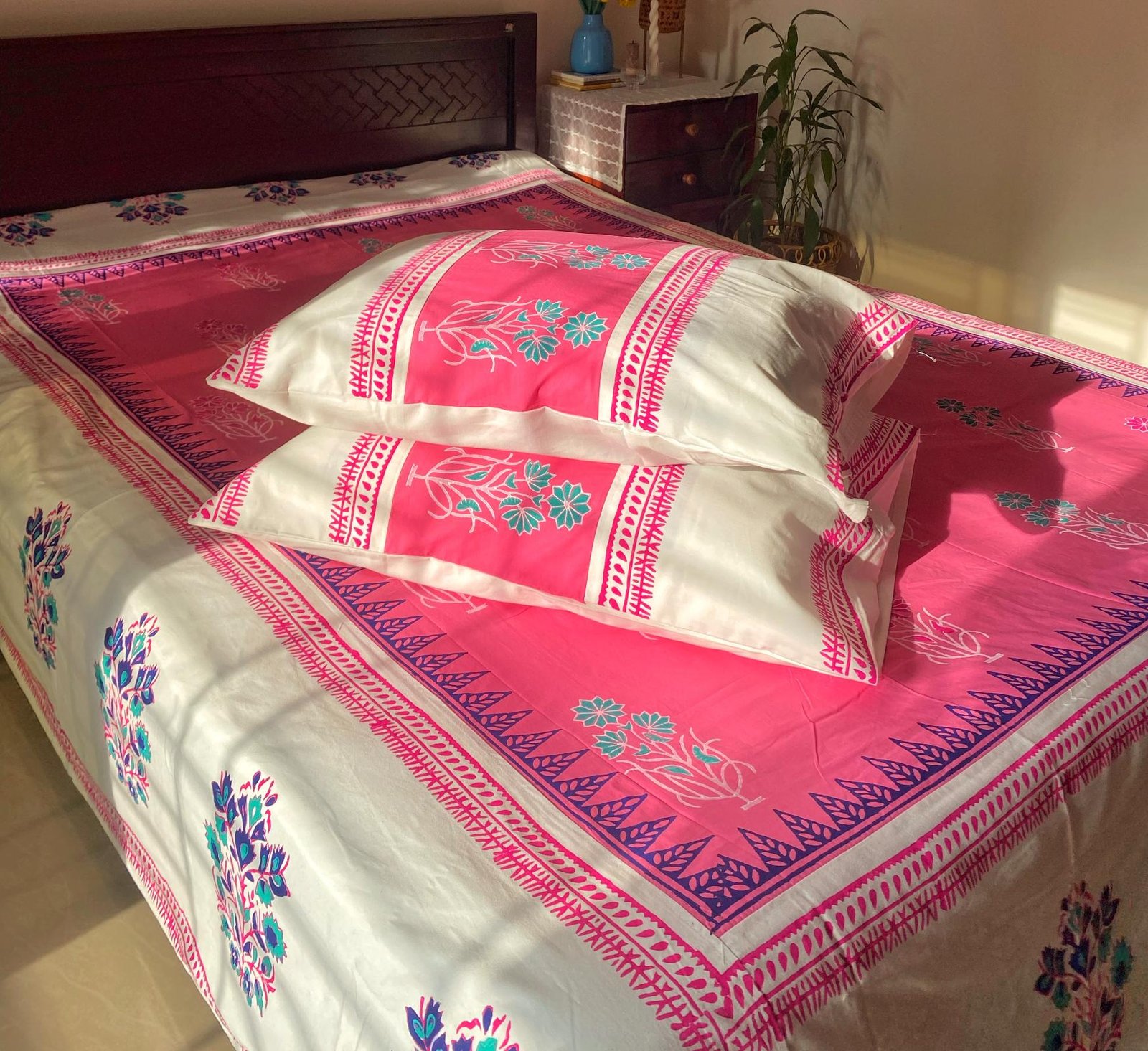 Super Premium Pink Handblock king Bedsheet (1)