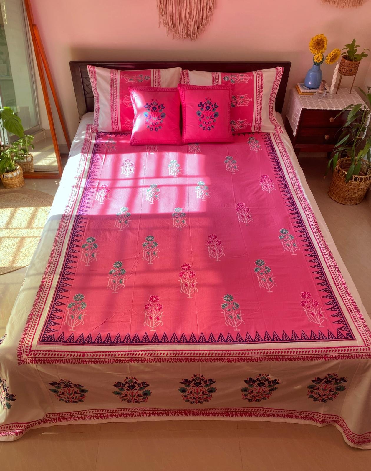 Super Premium Pink Handblock king Bedsheet (2)