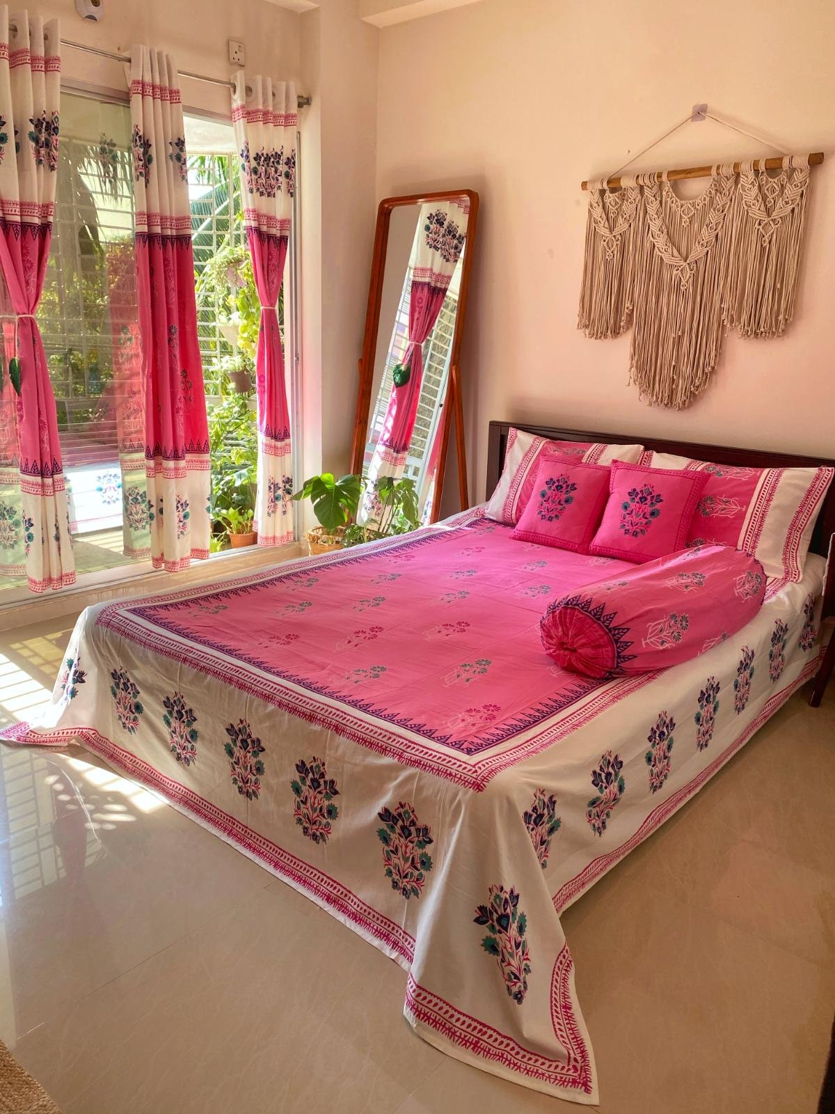 Super Premium Pink Handblock king Bedsheet (4)