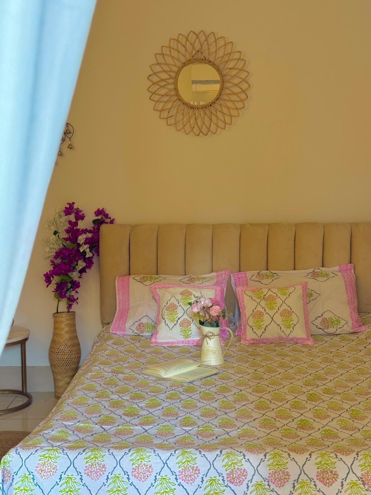 White Floral Handblock Bedsheet (4)