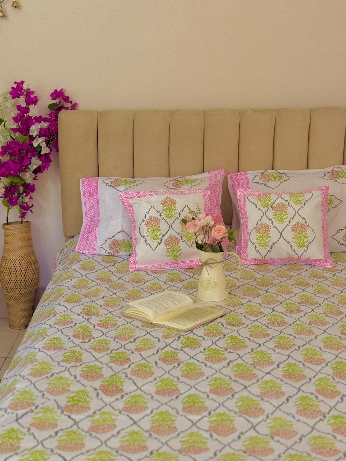 White Floral Handblock Bedsheet (8)