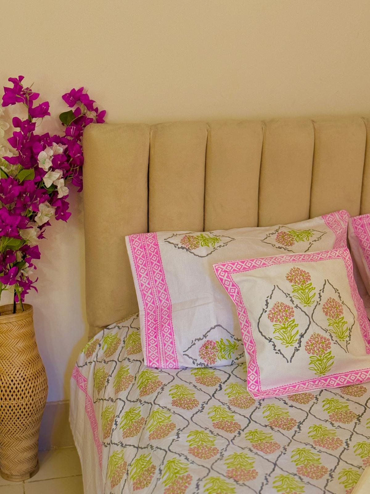 White Floral Handblock Bedsheet (9)