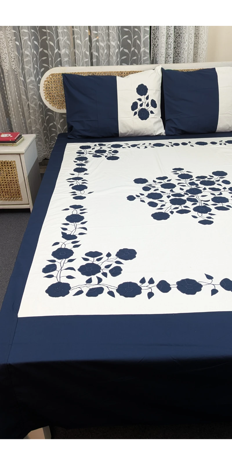 APPLIQUE KING SIZE BEDSHEET (32)