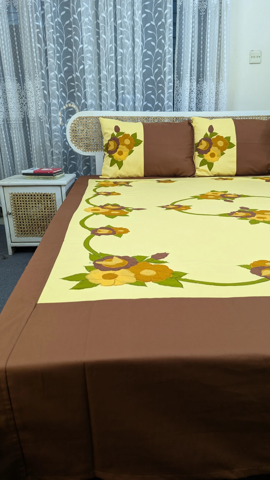 Applique Cotton King Size Premium Bedsheet (6)